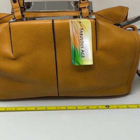 Women’s  large Crossbody handbag - Picture 7 of 13